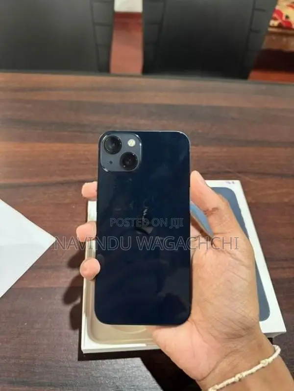 Apple iPhone 13 (Used)