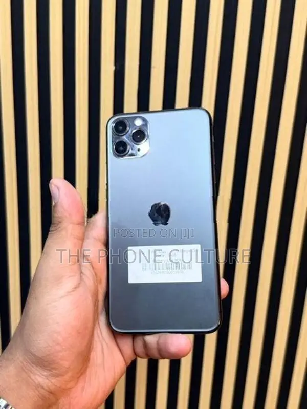 Apple iPhone 11 Pro Max 128GB (Used)