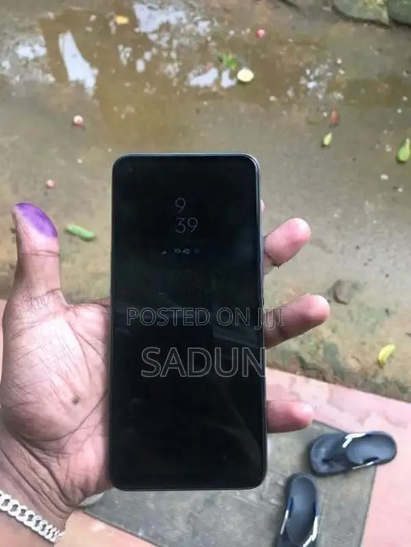 Realme 8 (Used)