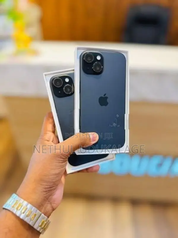 Apple iPhone 15 256GB (Used)