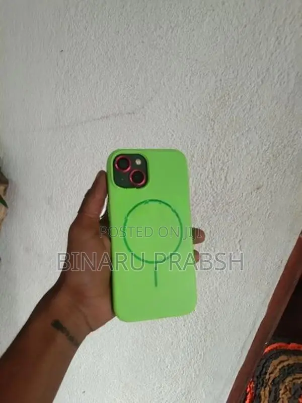Apple iPhone 13 (Used)