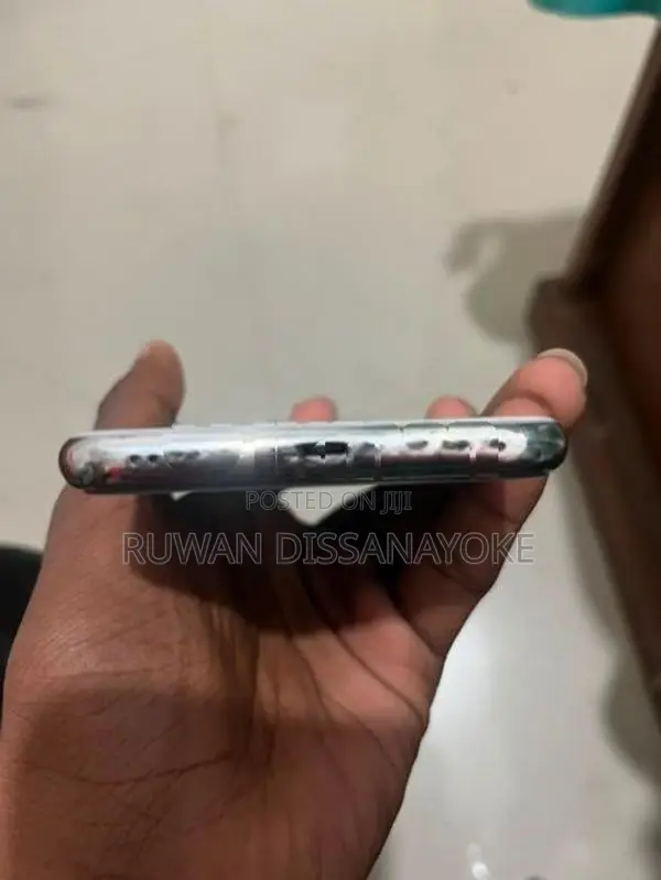 Apple iPhone X (Used)