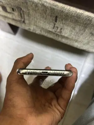 Apple iPhone XS (Used)