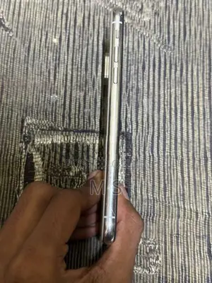 Apple iPhone XS (Used)