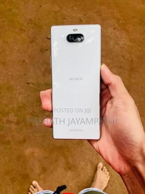 Sony Xperia 8 Sov42 (Used)