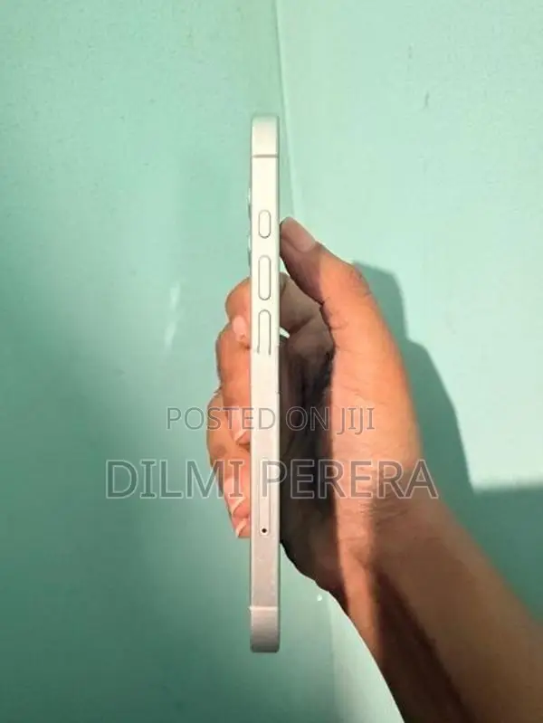 Apple iPhone 16 (Used)