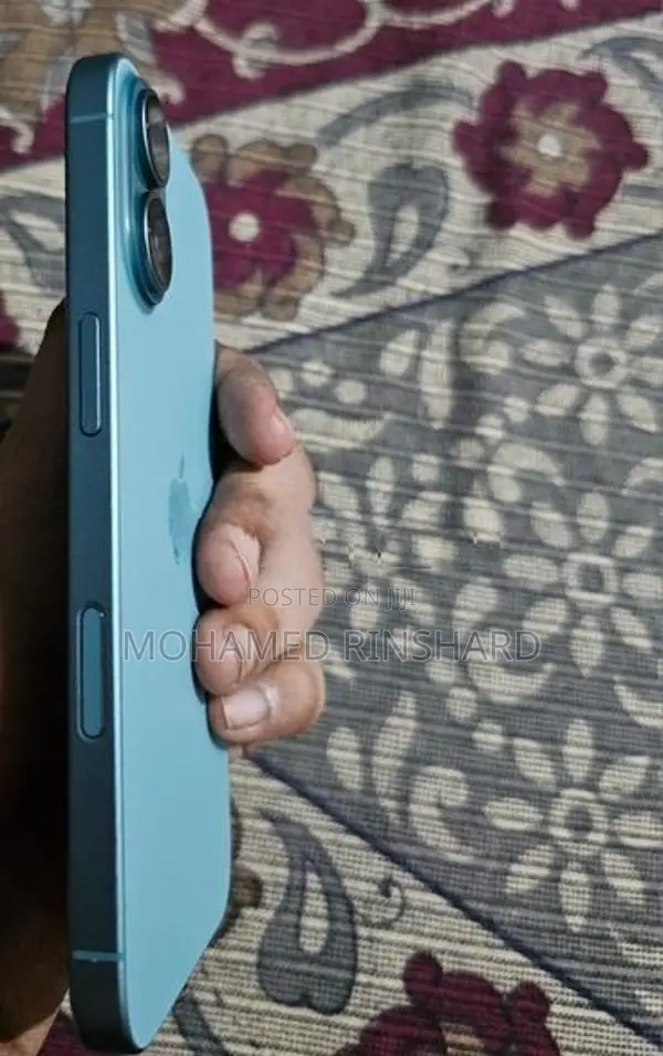 Apple iPhone 16 (Used)