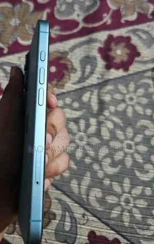 Apple iPhone 16 (Used)