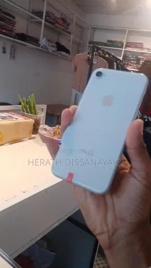Apple iPhone 8 64GB (Used)