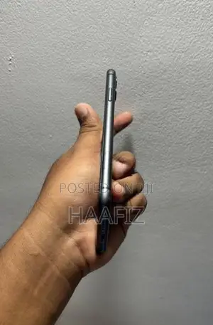 Apple iPhone 11 64GB (Used)