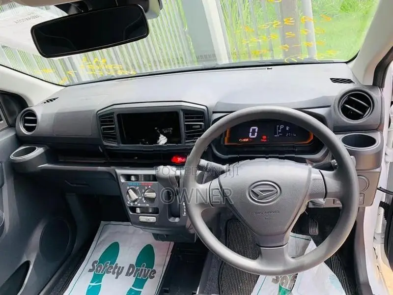 Daihatsu Mira 2024