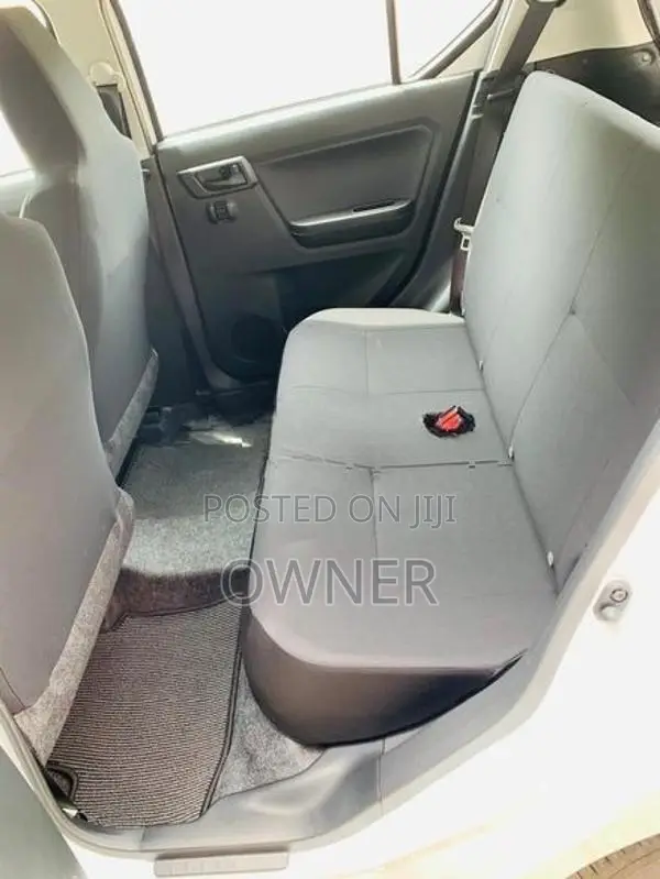Daihatsu Mira 2024