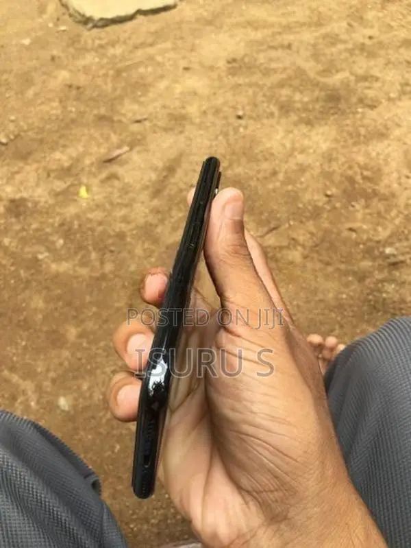 Apple iPhone X (Used)
