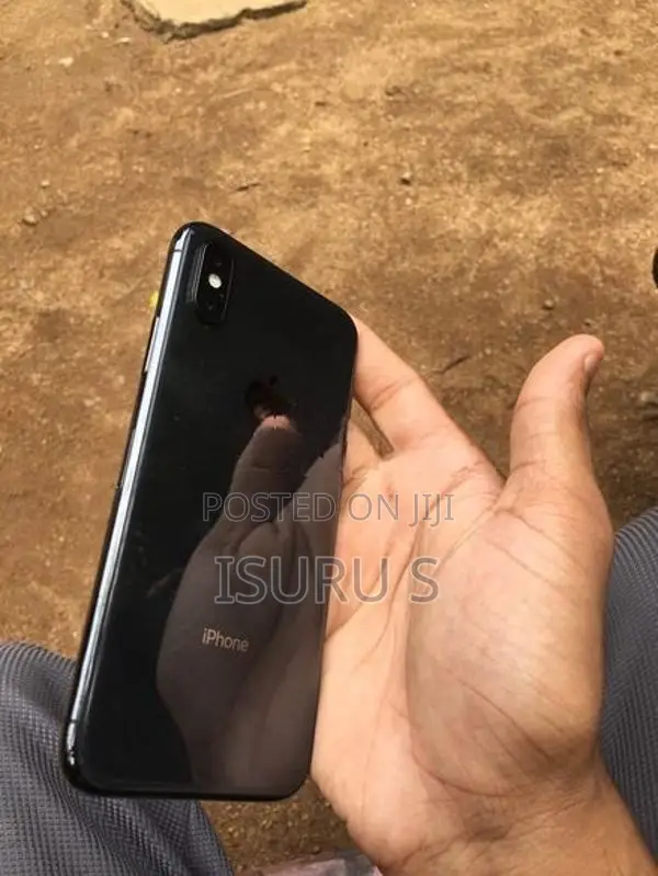 Apple iPhone X (Used)
