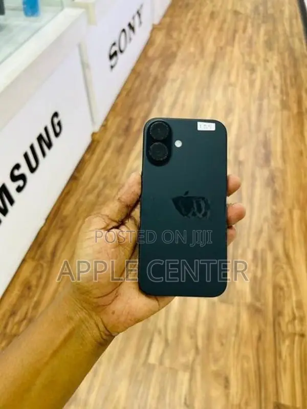 Apple iPhone 16 (Used)