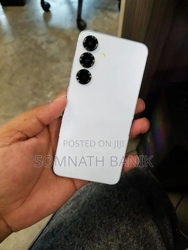Samsung Galaxy S25 (Used)