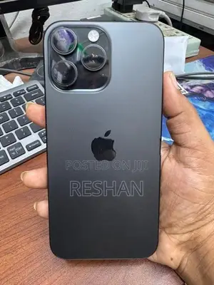 Apple iPhone 16 Pro Max Black Titanium (Used)