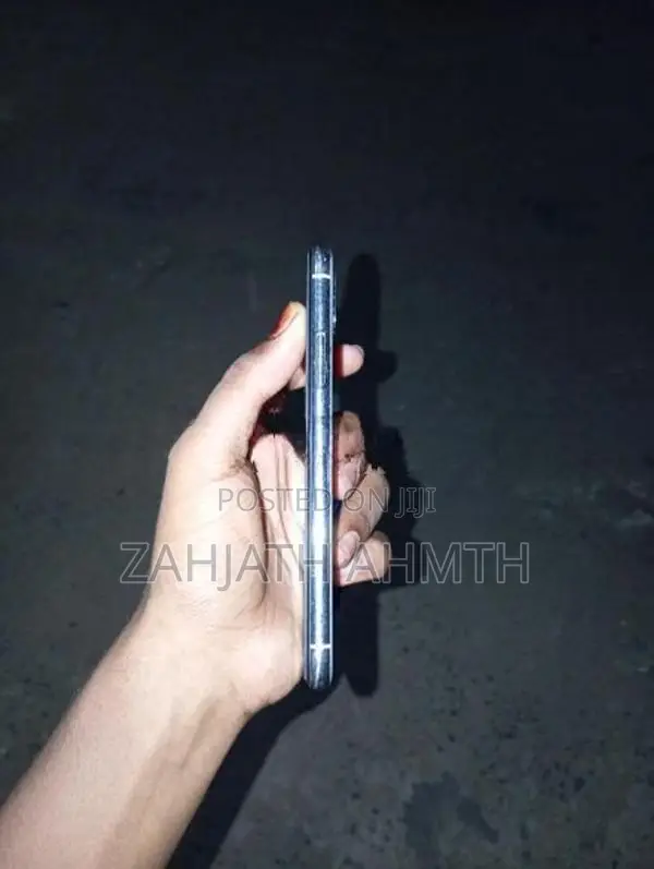 Apple iPhone X (Used)