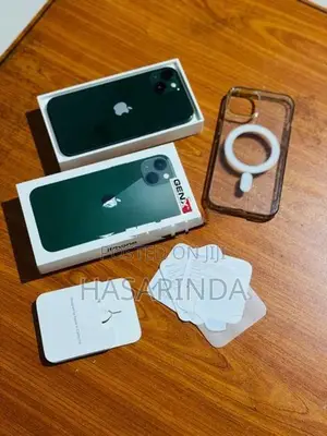 Apple iPhone 13 (Used)