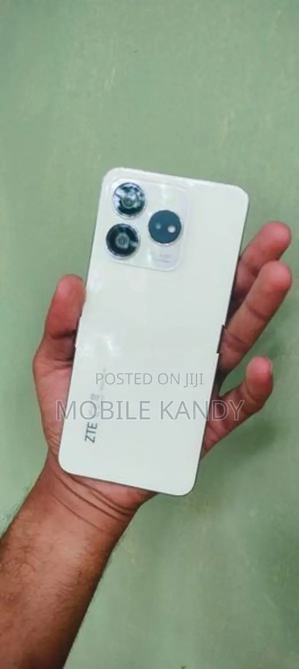 ZTE Nubia V60 8GB +4 GB 256GB (Used)