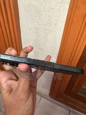 Apple iPhone 16 Pro (Used)