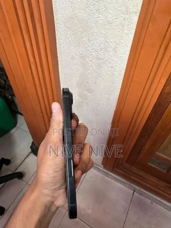 Apple iPhone 16 Pro (Used)