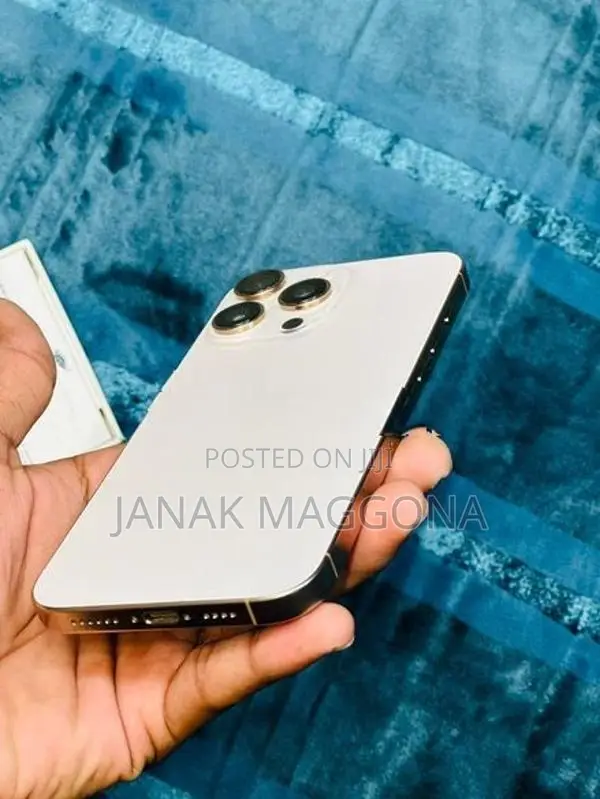 Apple iPhone 16 Pro Max 512GB (Used)