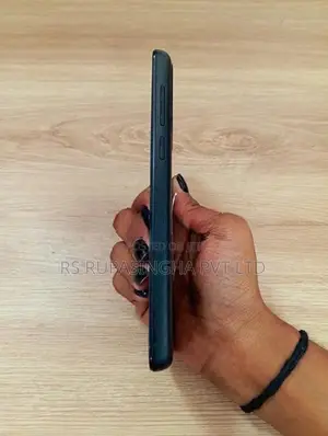 TCL 501 2/4GB 64GB (Used)