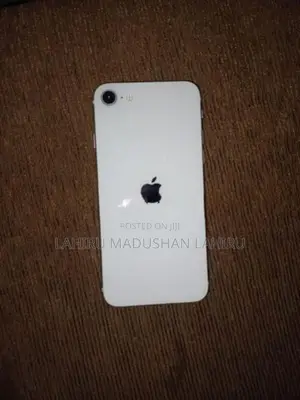 Apple iPhone SE 2 (Used)