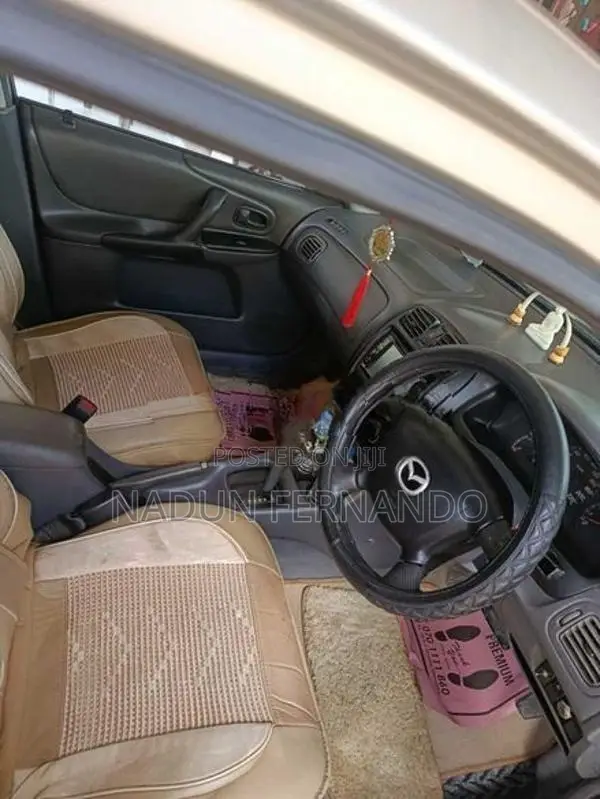 Mazda Familia 2000