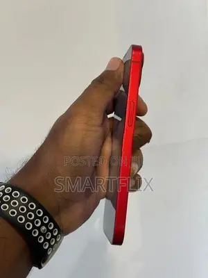 Apple iPhone 13 (Used)