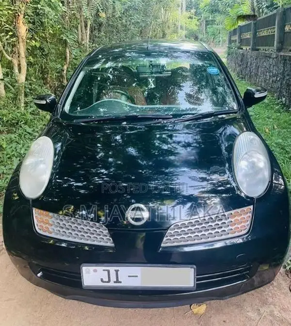 Nissan March 2002