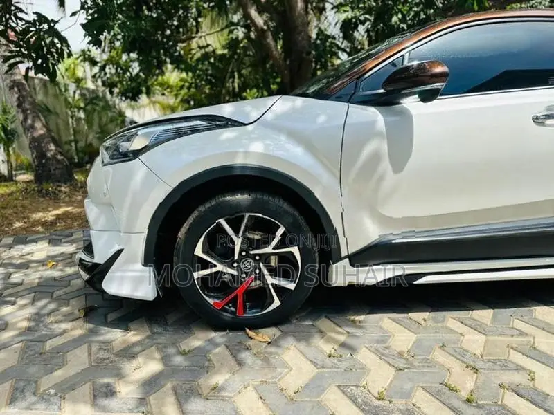 Toyota CHR NGX10 2019