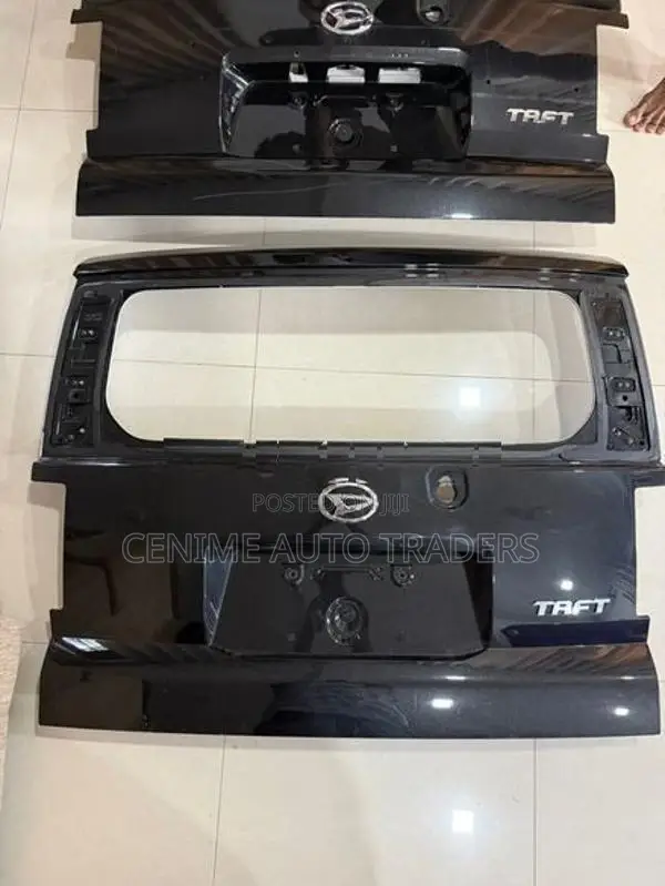Daihatsu Taft Dicky Door Panel