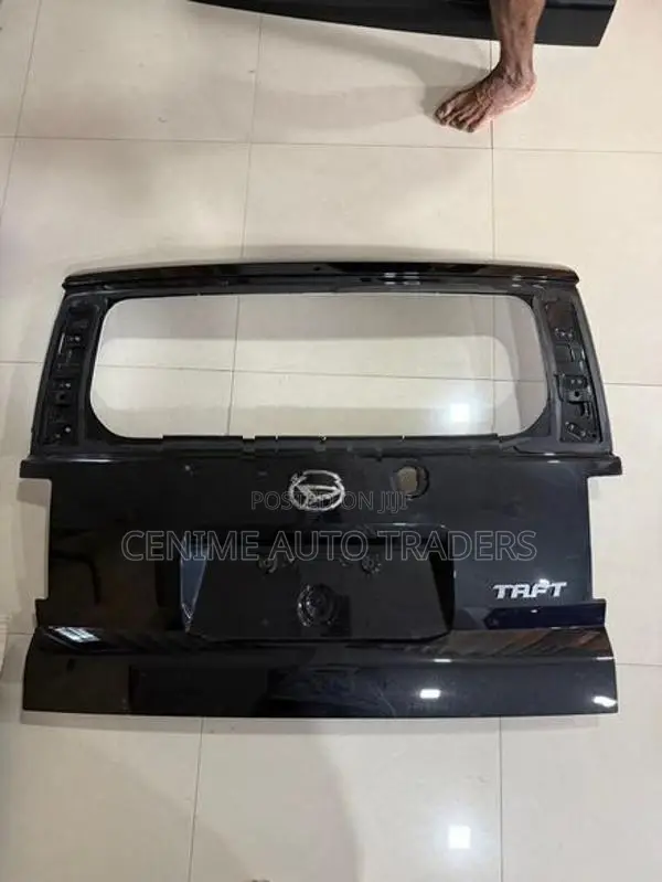 Daihatsu Taft Dicky Door Panel