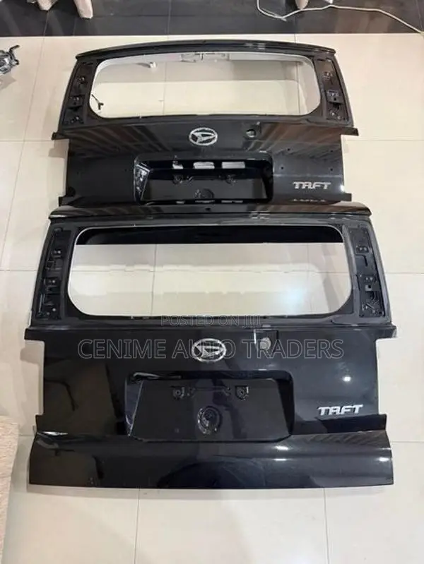 Daihatsu Taft Dicky Door Panel