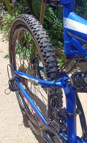 Tomahawk GT3 XL Bicycle (Size 26)