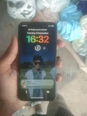 Apple iPhone XS (Used)