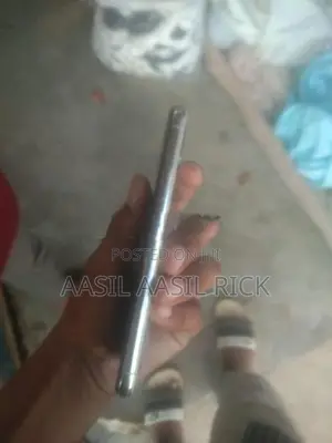 Apple iPhone XS (Used)