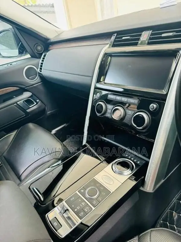 Land Rover Discovery 2018