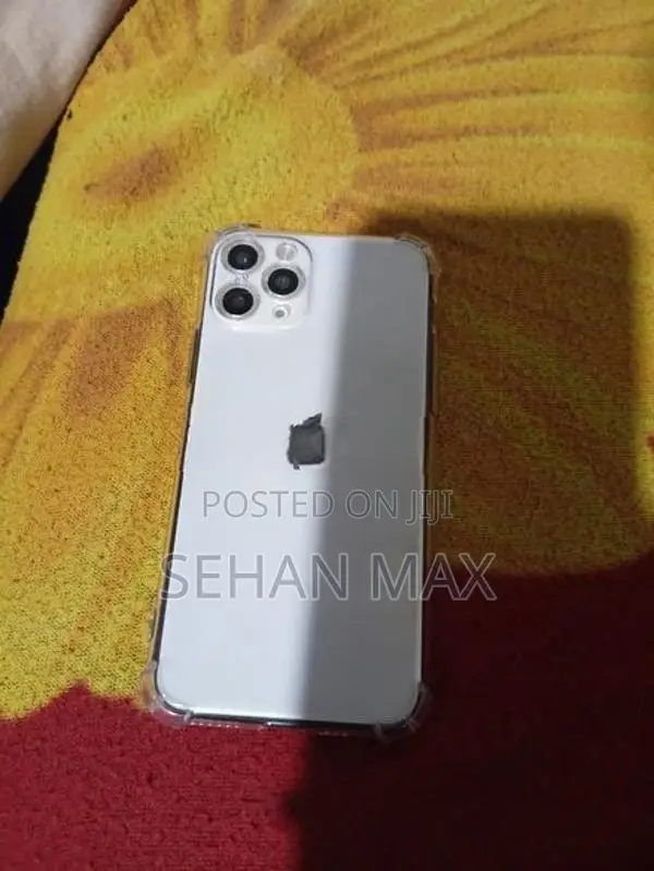 Apple iPhone X (Used)