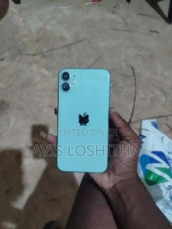 Apple iPhone 11 (Used)