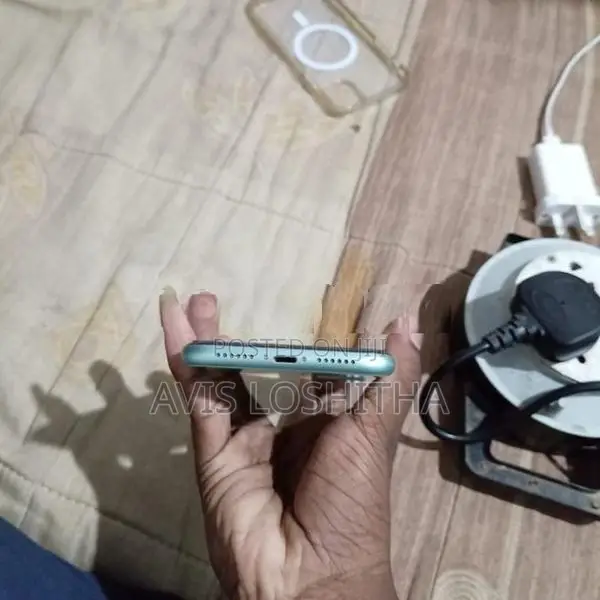 Apple iPhone 11 (Used)