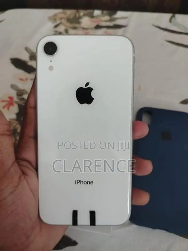 Apple iPhone XR (Used)