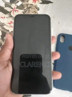 Apple iPhone XR (Used)