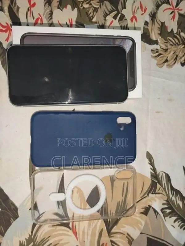 Apple iPhone XR (Used)