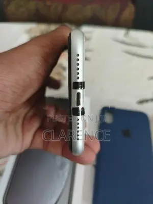 Apple iPhone XR (Used)