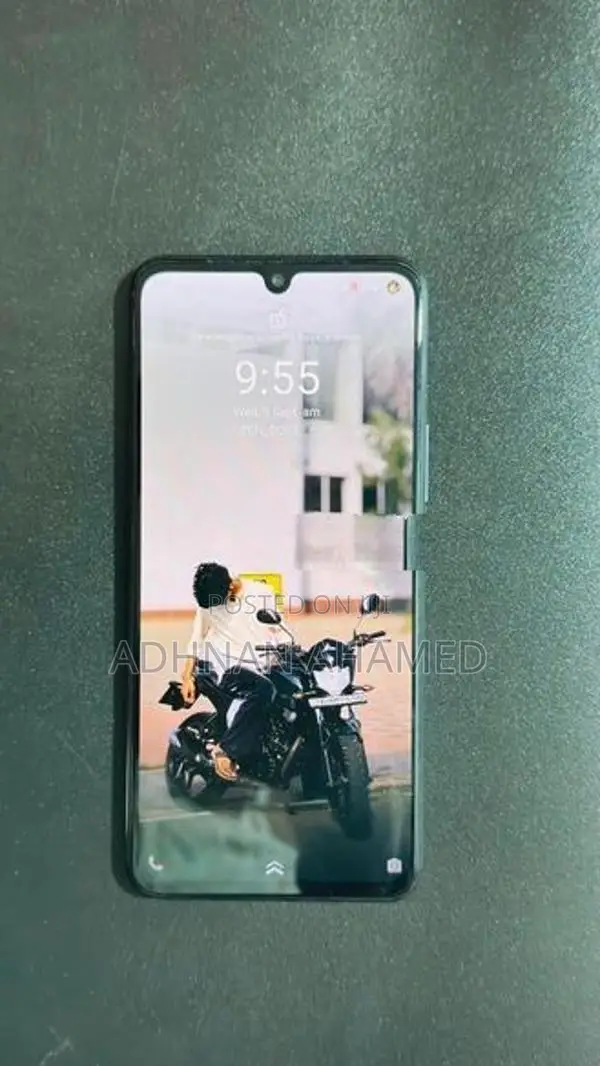 Vivo V21 (Used)