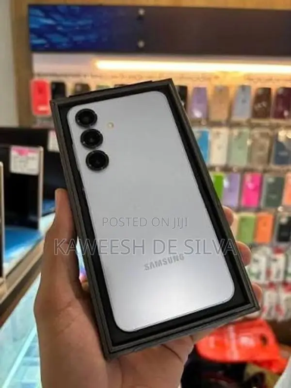Samsung Galaxy S25 (Used)