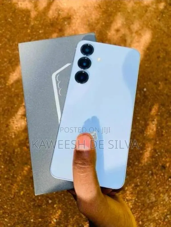 Samsung Galaxy S25 (Used)